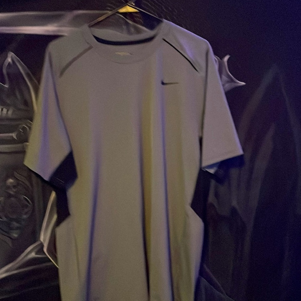 Nike xl dry fit tshirt grey